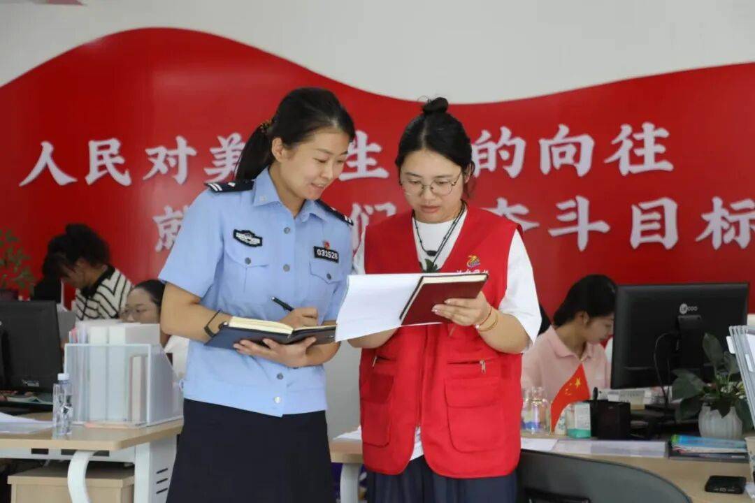 巾帼榜样 | 全国三八红旗手韩璐:人民警察为人民 点滴小事暖人心_斗门街道_全国妇联_基层