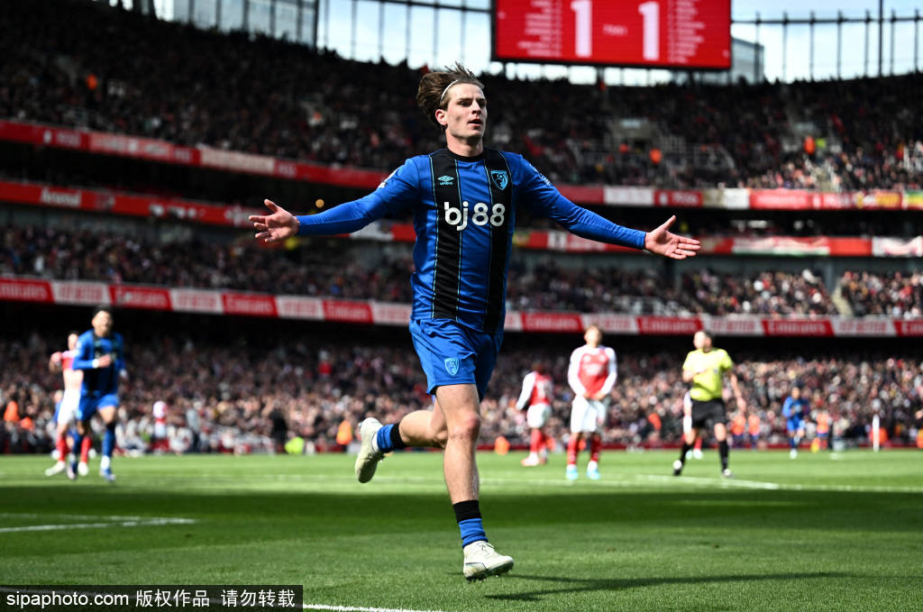 厄德高领航阿森纳：从挫折中崛起，拉亚铸就防线核心，剑指欧冠历史新篇