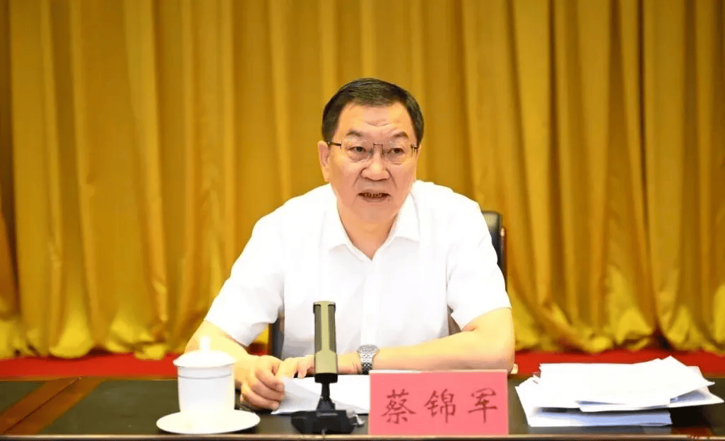北海市举行第九批新任职干部集中签订"双承诺"活动