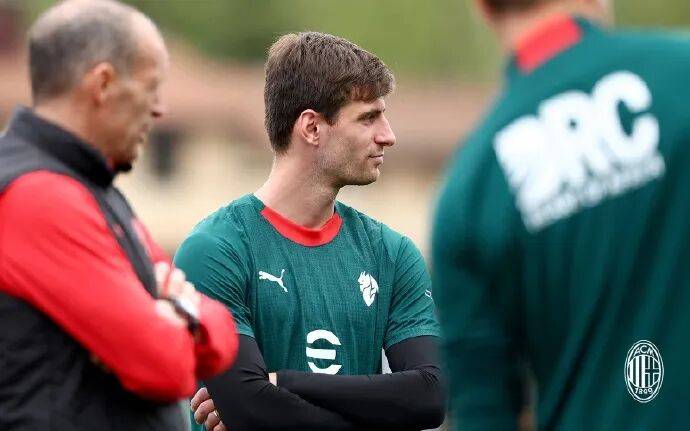 加比亚丨全队上下对主帅阿莱格里超级满意