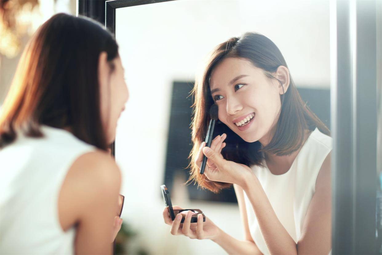 远方安选“久总”1晚分身6个直播间 “有矿的