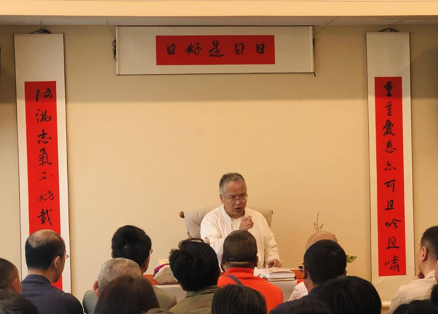 听薛仁明一句劝：孩子读国学要趁早，否则读再多书也是白搭