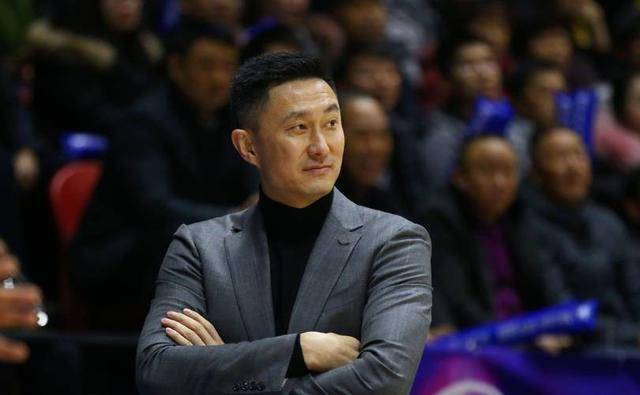 CBA季后赛前大调整：杜锋放弃萨林杰，北京首钢换外援博总冠军