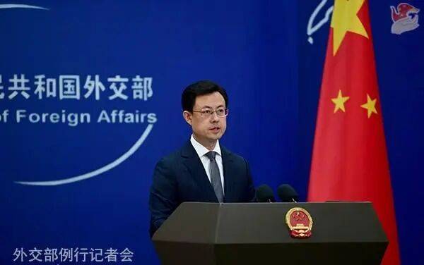 白宫指责中国“窃取”美国AI知识产权，外交部驳斥：毫无根据，是对中国人工智能产业发展成就的污蔑抹黑，我们敦促美方尊重事实、摒弃偏见