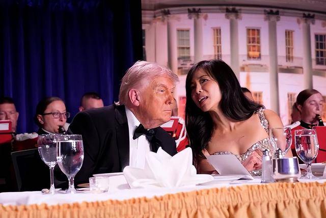 图片[3]-枪击案发生时，特朗普旁边的华裔女记者原来是她！那个曾让“懂王”愤然离场的人…… -华闻时空