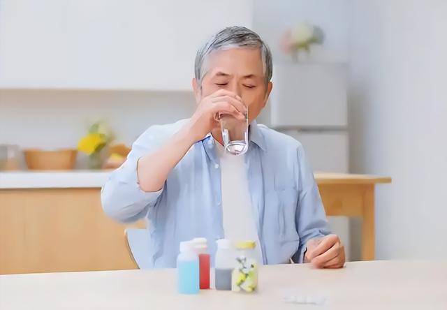 原创            内分泌科医生提醒：高血脂不管怎么治，最后都逃不过并发症