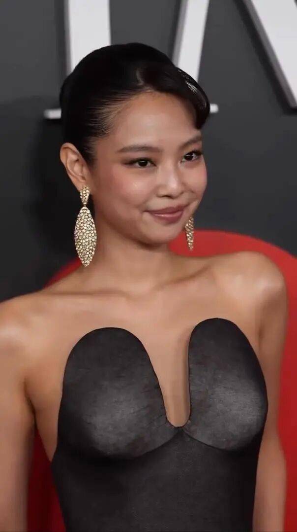 她到底怎么了？顶级女团成员外貌变化，引发海外网友争论！ 插图3