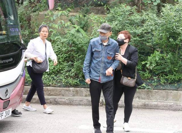 TVB老戏骨怒揭长子夫妇榨干积蓄，近200万被掏空，暴瘦令人心疼
