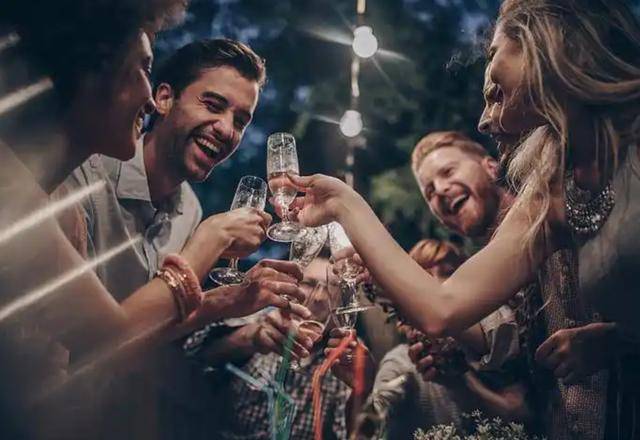 原创            男性喝酒后，若频繁出现4种异常，证明已不适合喝酒，赶紧戒了吧
