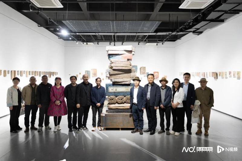 “同心·共生——钞氏兄弟艺术展”亮相景德镇陶瓷大学博物馆
