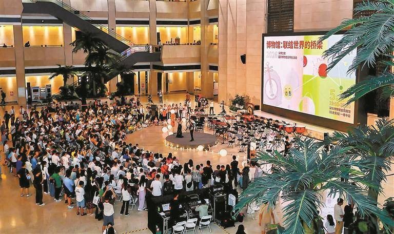 国际博物馆日，到美术馆听音乐看油画赏白瓷
