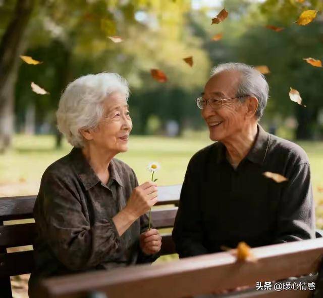 原创            两性关系，夫妻到晚年，男人最怕不是分房睡，而是老伴的5种冷漠