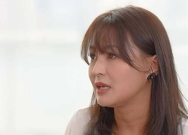 好惨！香港知名女星结婚遭高层冷暴力，怀孕后直接被踢出节目