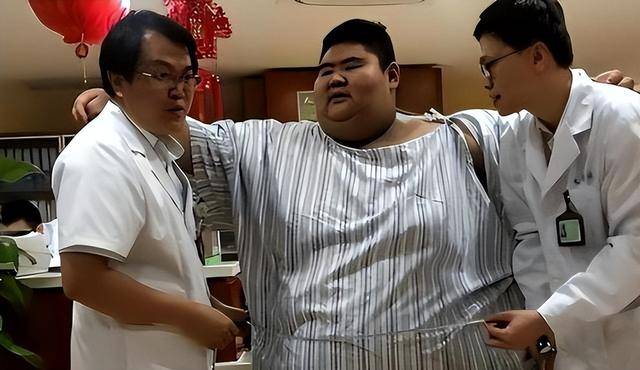 “中国首胖”为爱切胃暴瘦480斤成名后出轨抛妻如今下场唏嘘