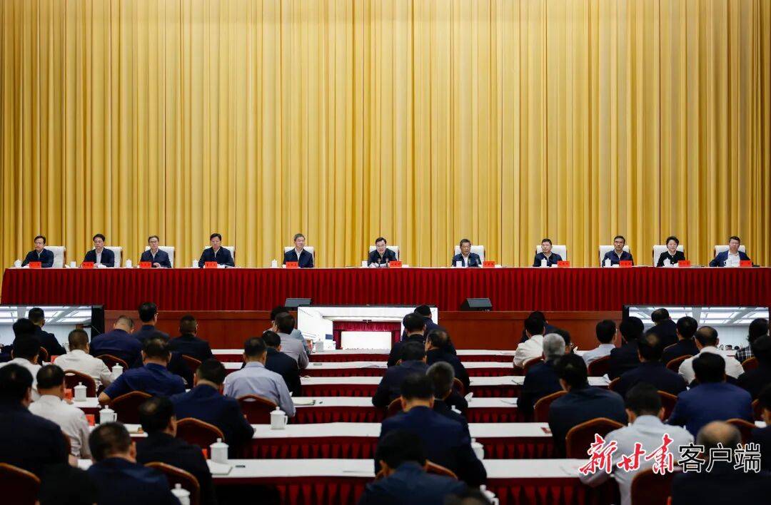 全省城市高质量发展会议召开 胡昌升出席并讲话_建设_任振鹤_工作