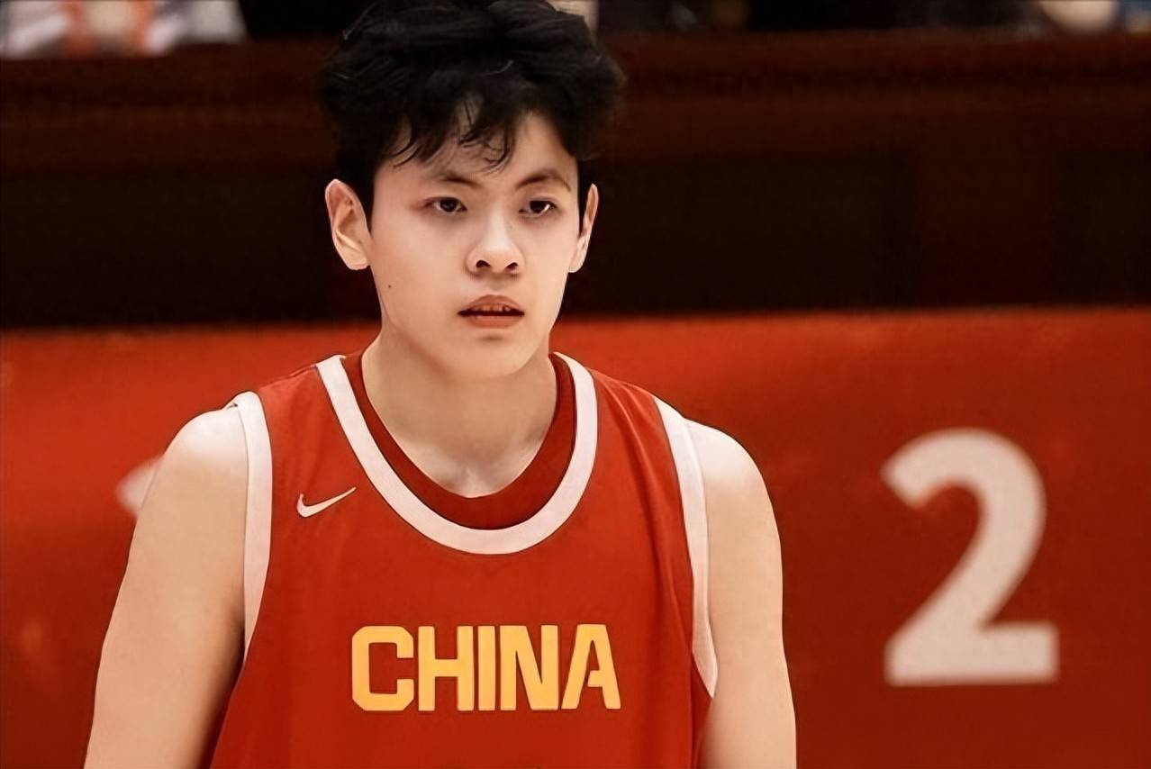 原来杨舒予父亲是他，为俩女儿举家搬广州，59岁去世成姐妹俩的痛