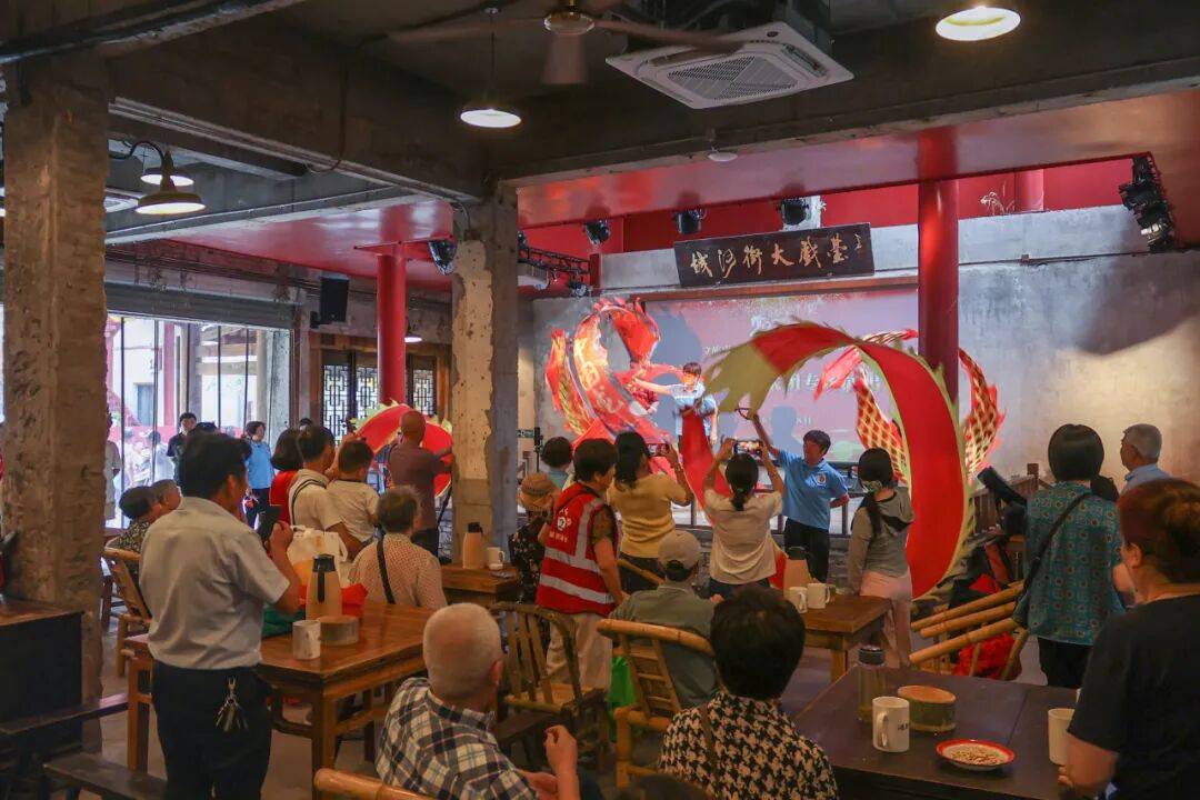 8元喝茶，2元小吃，萧山这家茶馆试营业，好多老底子的东西