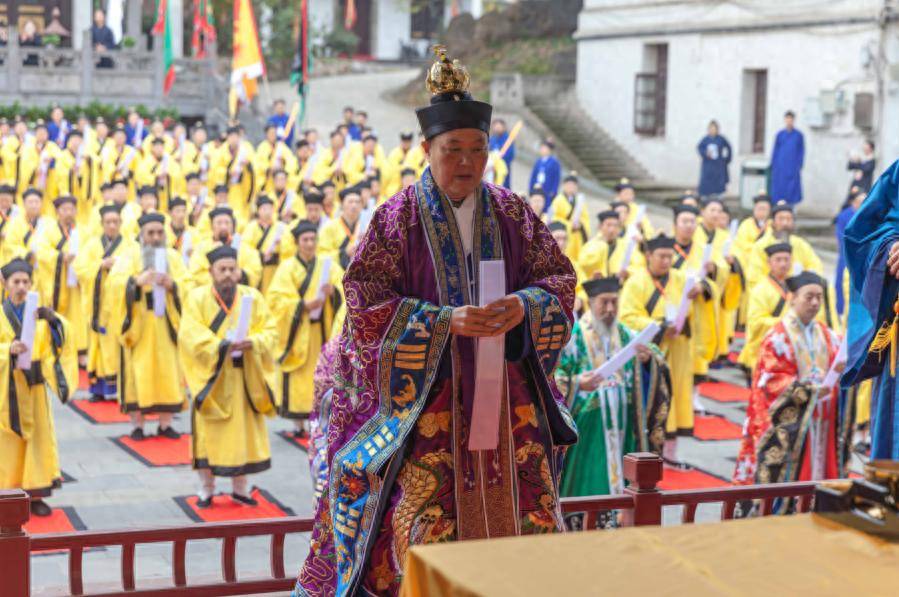 佛教遍地香火，道教隐于深山？千年宗教差距，根本不是你想的那样 