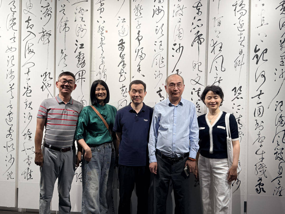 从代码世界到笔墨江山 计算机专家吕军跨界举办个人书法展