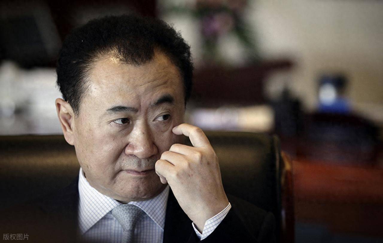 又添36亿巨债王健林被曝给王思聪私生女铺路后黄一鸣不装了