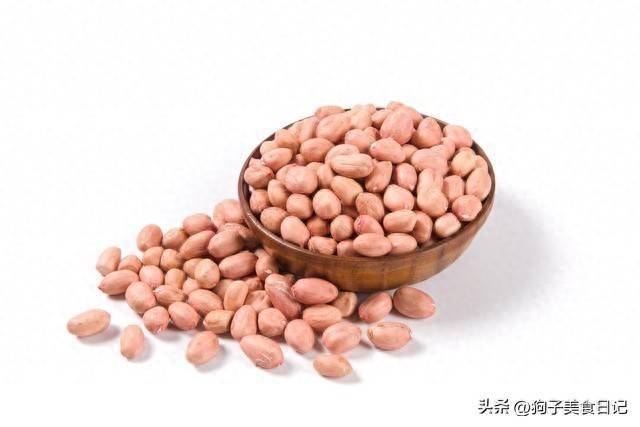 早起第一口吃几粒“长寿果”，坚持半个月，5个好处不请自来