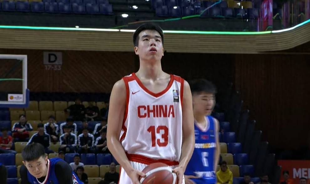 中国U17男篮世界杯小组赛开门红！立下头功的张懿赵杰说出心里话