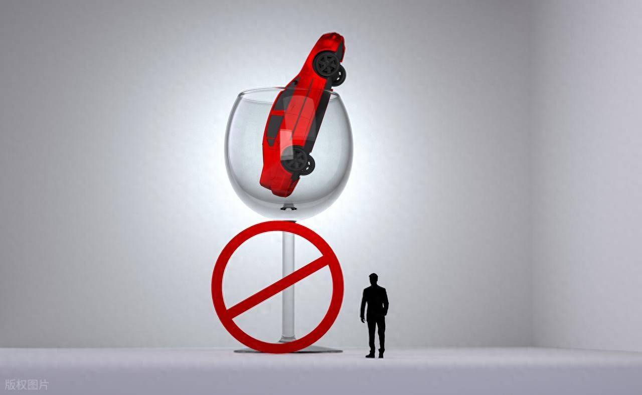 原创            医生发现：男性若突然戒酒，用不了多久，肝脏或出现这4种变化！
