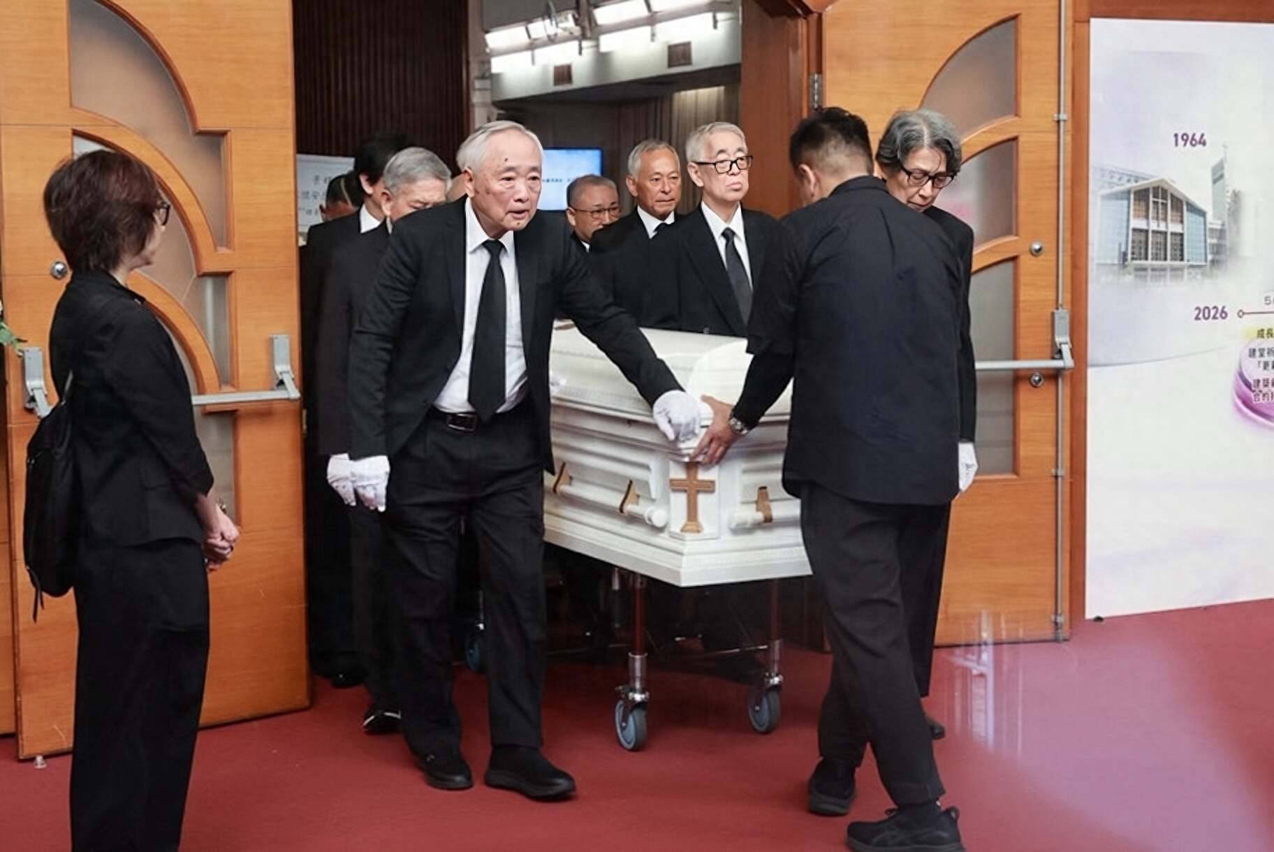 一路走好！香港知名老戏骨正式出殡，多位港星亲自到场送别