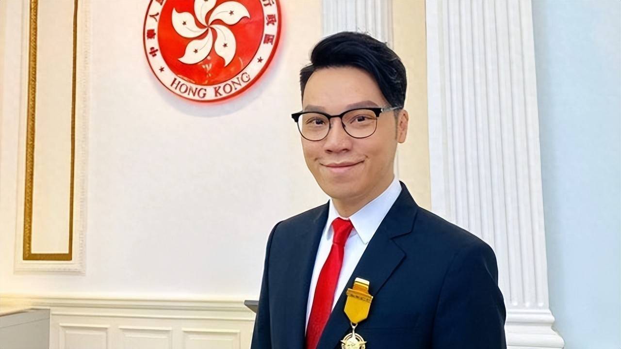 香港知名男星破产后疑移居加拿大，面容消瘦发长文，接受需要勇气
