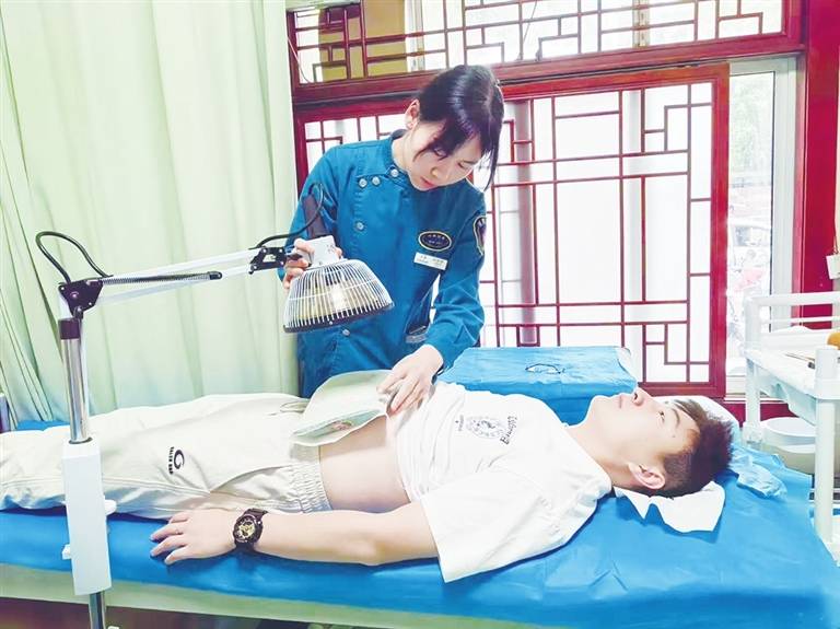暑湿交织 这份“防暑祛湿”指南请查收
