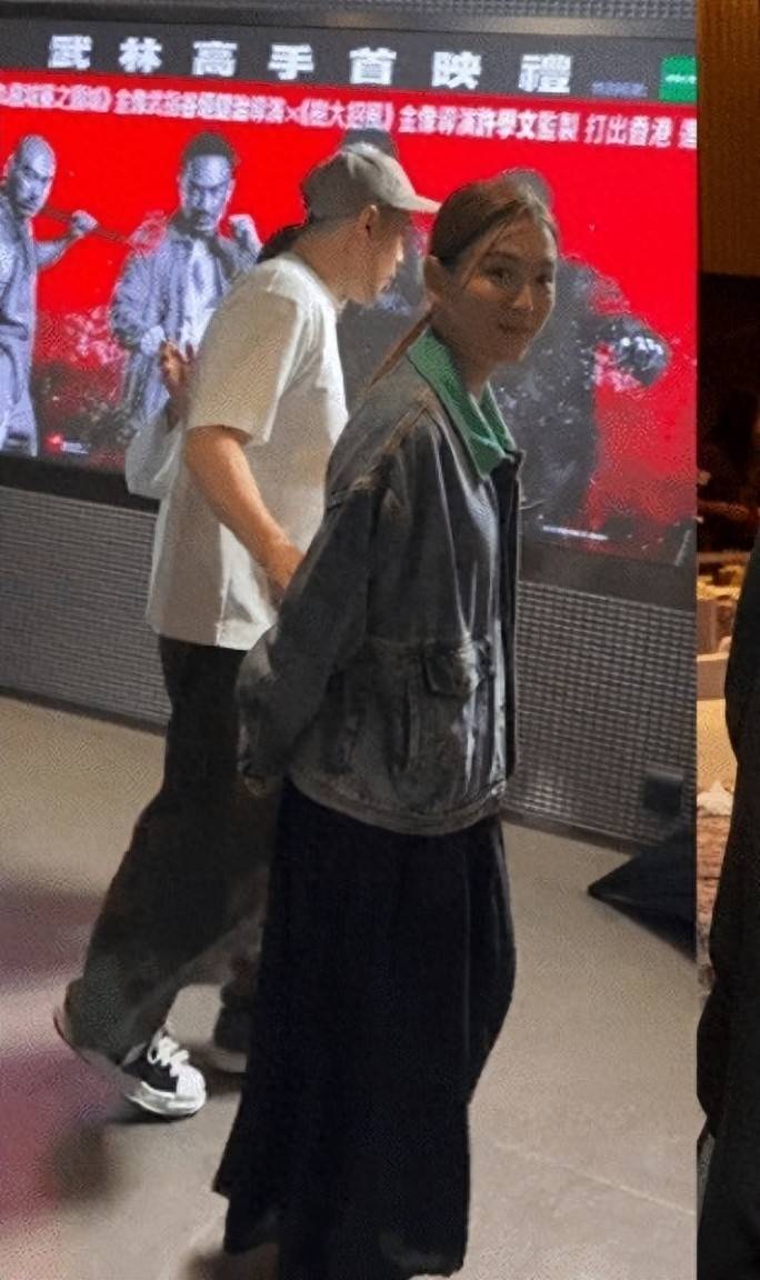TVB花旦与老公合体破婚变传闻，老公甘做背后男人，默契互动曝光