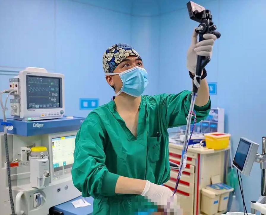 原创            胃镜检查多久做一次才好？做多了对胃有伤害吗？医生道出真相