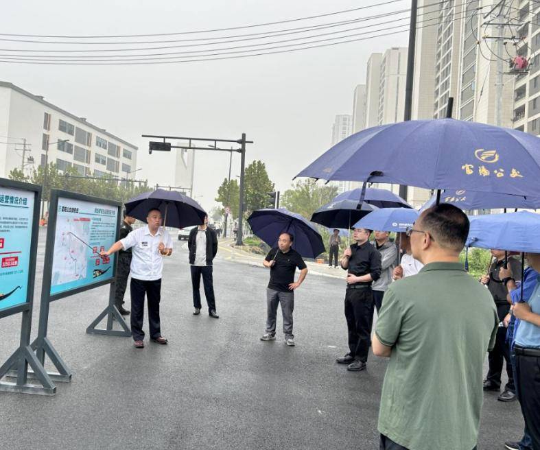 农村孩子,为什么坐上黑校车?因为不得不坐! 图片