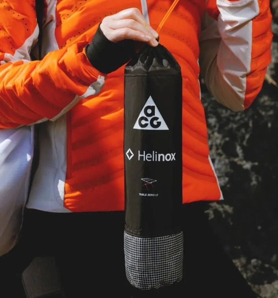 桌+椅才730克？Helinox x Nike ACG 首次正式联名释出_搜狐网