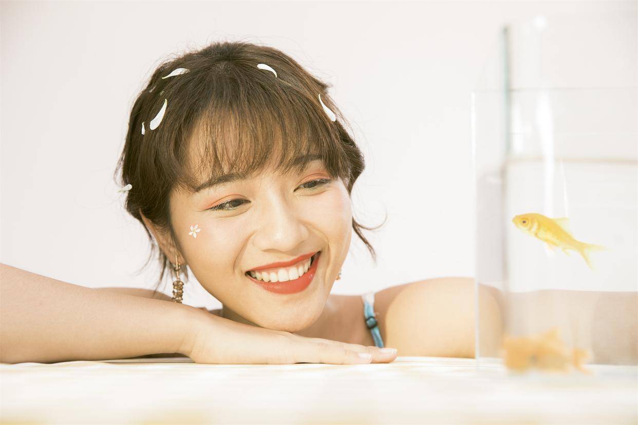 女生在武汉岚雪酒店拔罐着火致多处烧伤 被告知