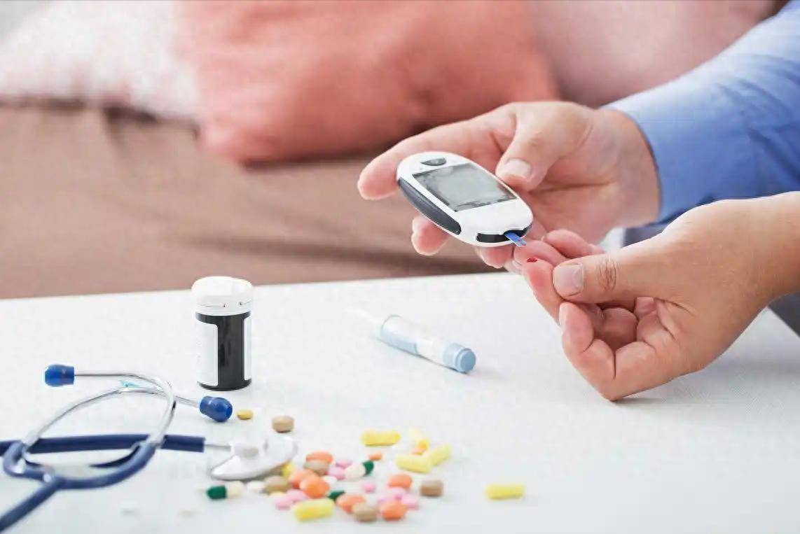 原创            高温来袭，医生叮嘱糖尿病患者：宁愿躺一天，也不要轻易做这5事