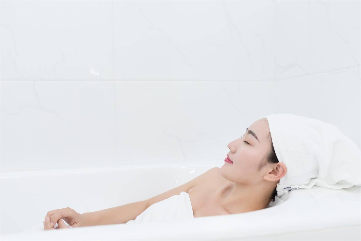 “想结婚”？探探推荐异地用户、消费者质疑