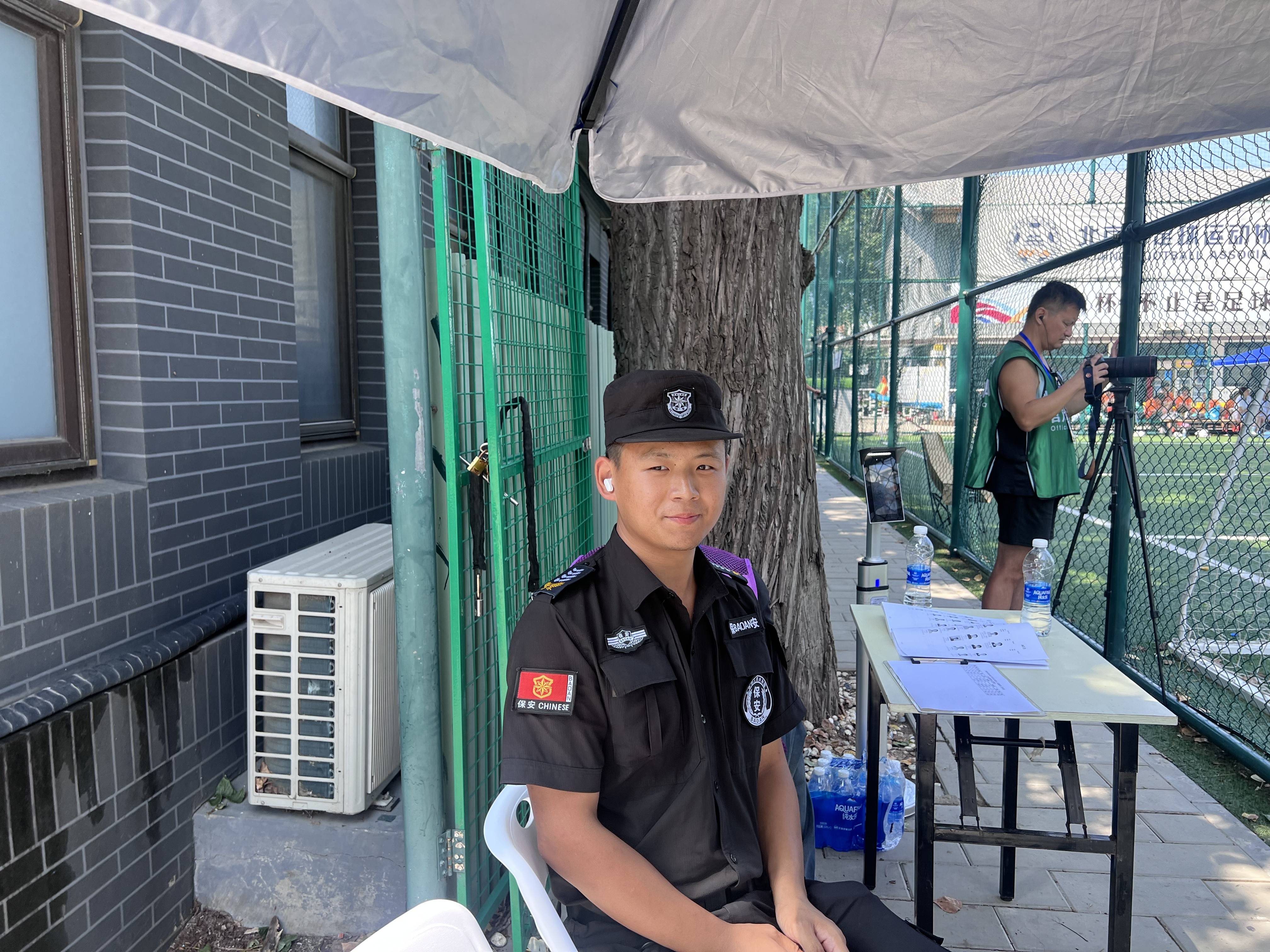 赛场安保人员坚守幕后 为百队杯顺利举办撑起安全屏障