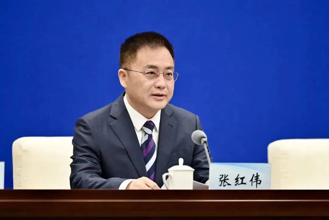 河南官场再现反腐通报：开封市委常委张红伟被查，涉嫌严重违纪违法