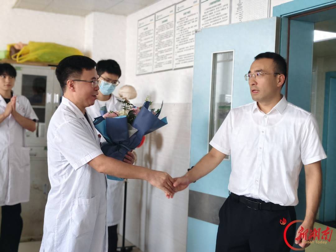 道县县领导赴中医医院慰问一线医务工作者