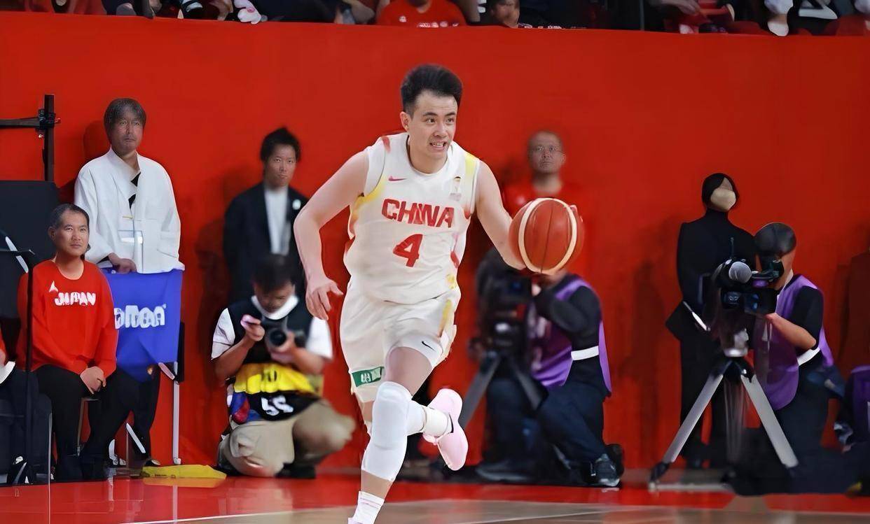 世预赛打卡塔尔，男篮队长依然是赵继伟，他配吗？