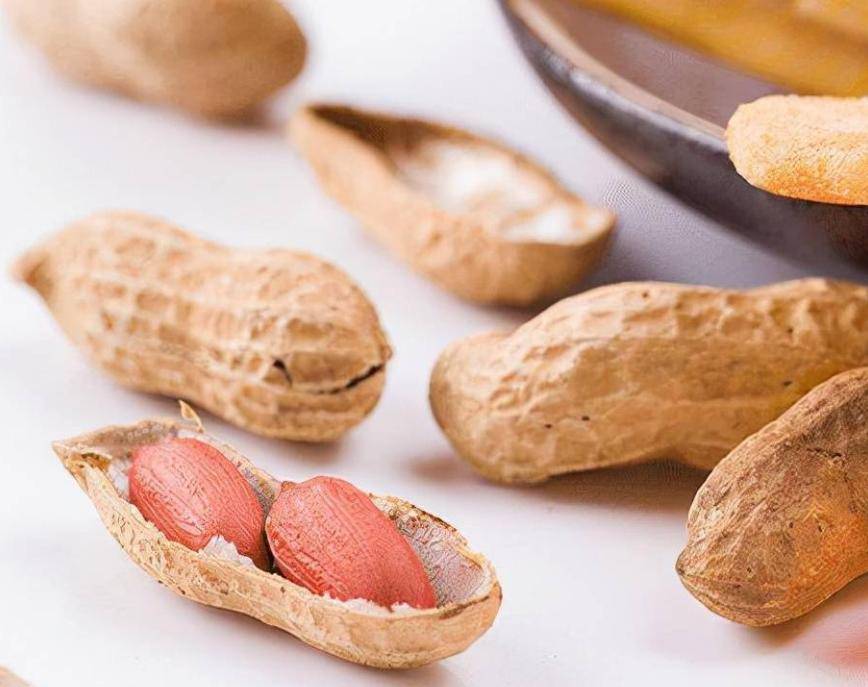 原创            花生是生吃好还是熟吃好？吃错不如不吃，花生的正确吃法送给你