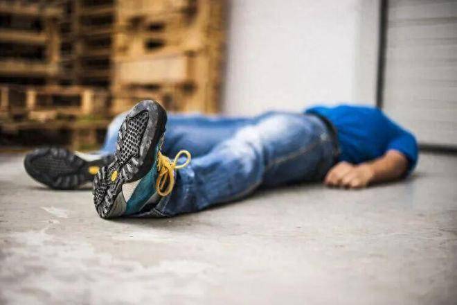 平均睡眠7小时，三年接连2次脑梗！医生：这样睡觉可能更伤身