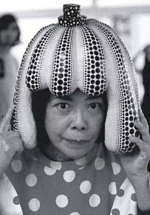 日本著名艺术家草间弥生去世，享年97岁