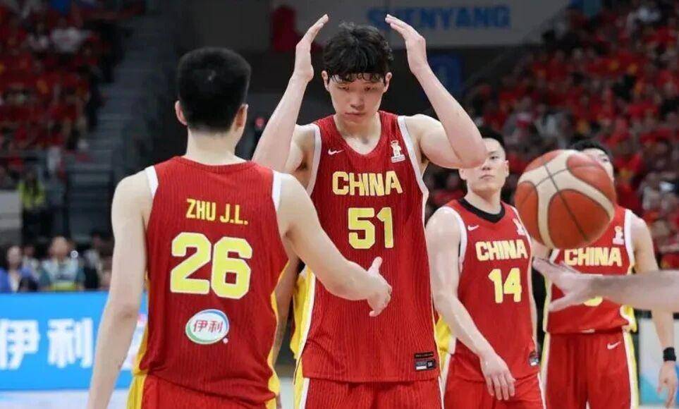 CBA重磅消息！黄明依回归广东队，山东敲定奥莫特签约，余嘉豪前往和中国男篮汇合