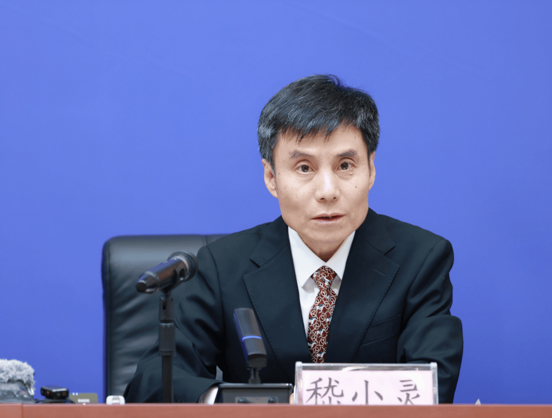 向2800余人销售230余万张虚假珠宝鉴定证书，一被告被判三年、罚款四十万