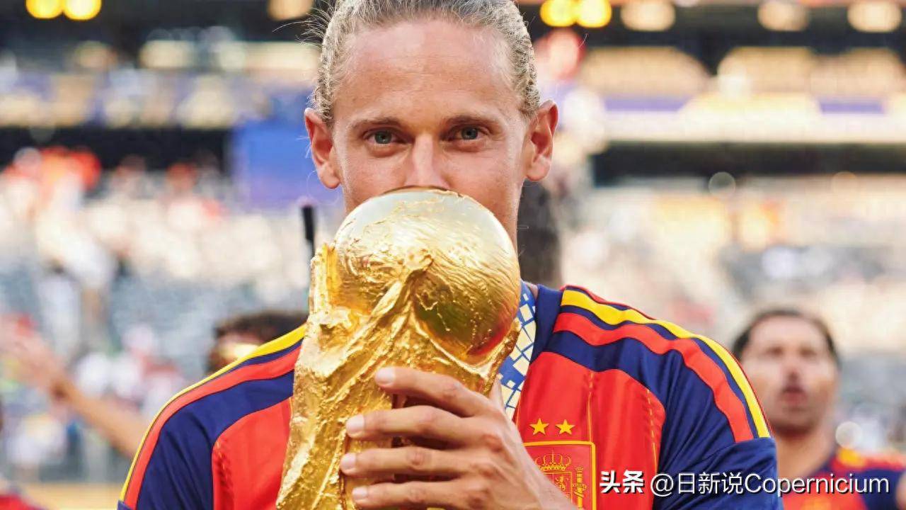 又一个国脚退役了！欧洲杯落选世界杯捧杯，略伦特27场后急流勇退