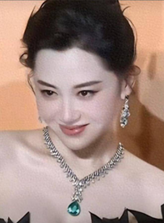 原创            “老少通吃、公主病”？57岁情绪崩溃的许晴，揭露内娱不堪的一面