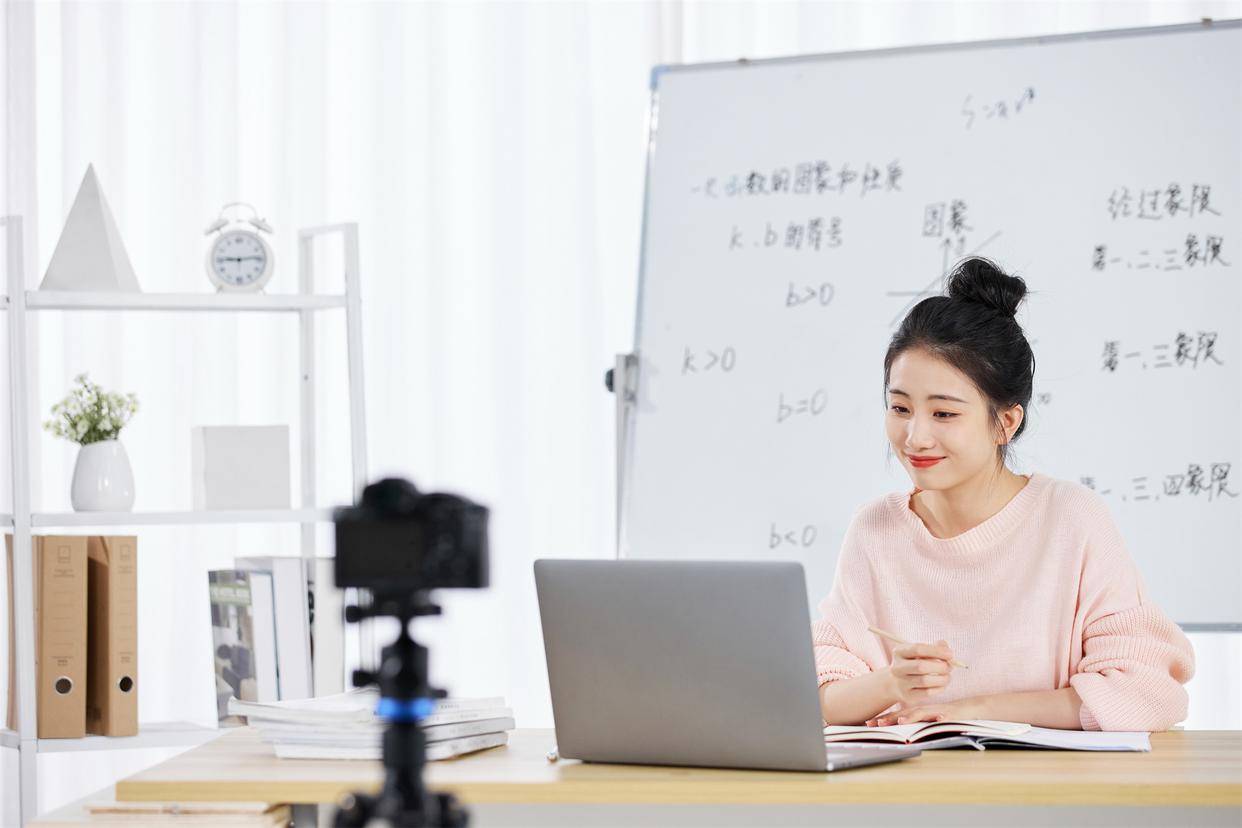 男子为缴百万保费背上贷款：实名举报太平人