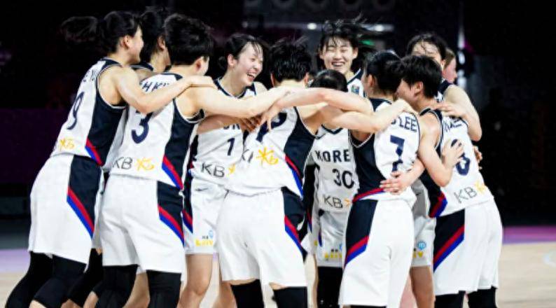 女篮世界杯，8强决出6席！日本队惨败、韩国队惨败，欧美太强势了